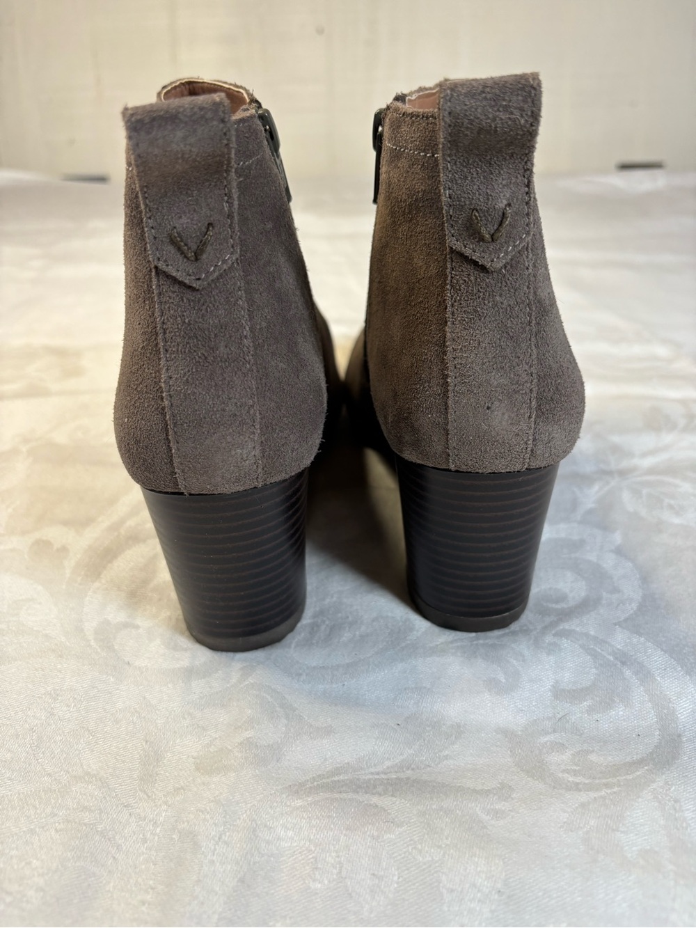 Vionic Paloma Women’s 7.5 Gray Suede Weather Resistant Wedge Ankle Boots - Picture 5 of 10